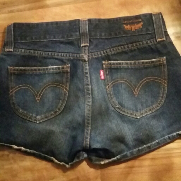Levi Shorts - Picture 3 of 3